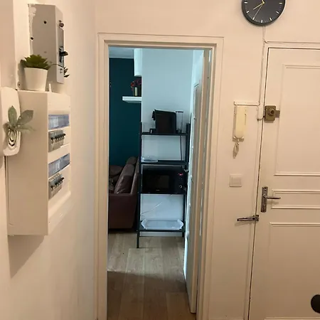 Gasthuis Peace Hote Three Cergy